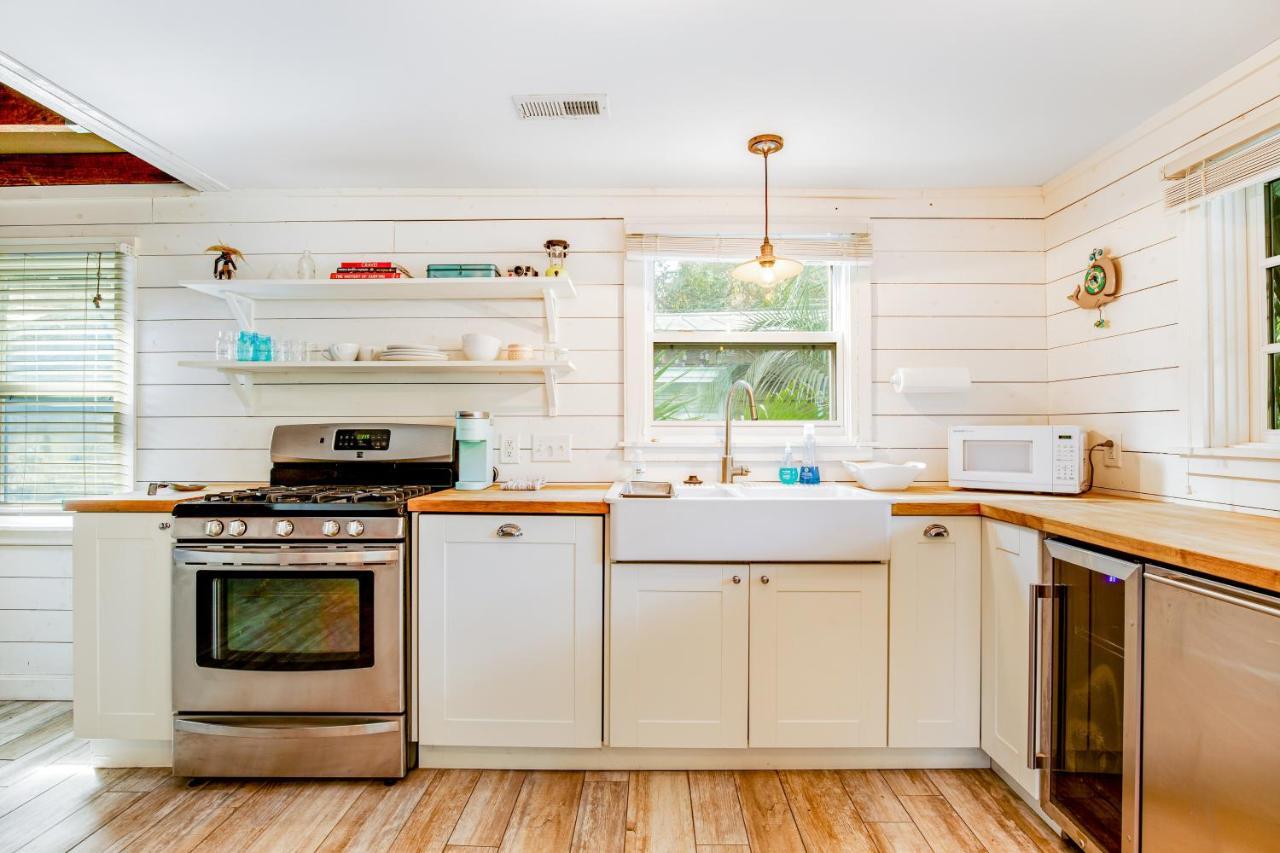 This Place Cottage B Folly Beach Exterior photo