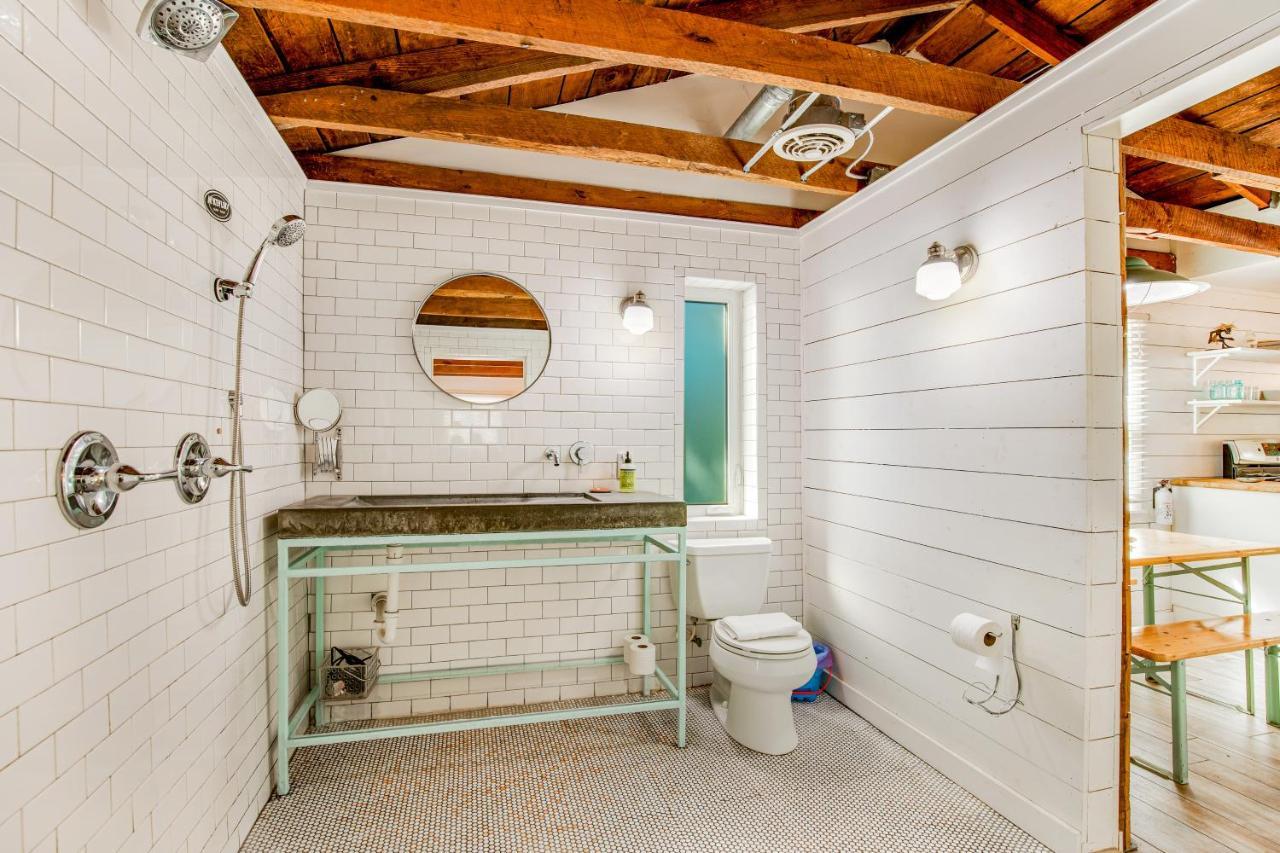 This Place Cottage B Folly Beach Exterior photo